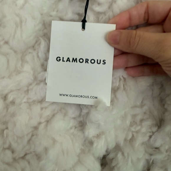 NWT Glamorous Ivory Faux Fur Jacket Size Medium - Picture 8 of 10